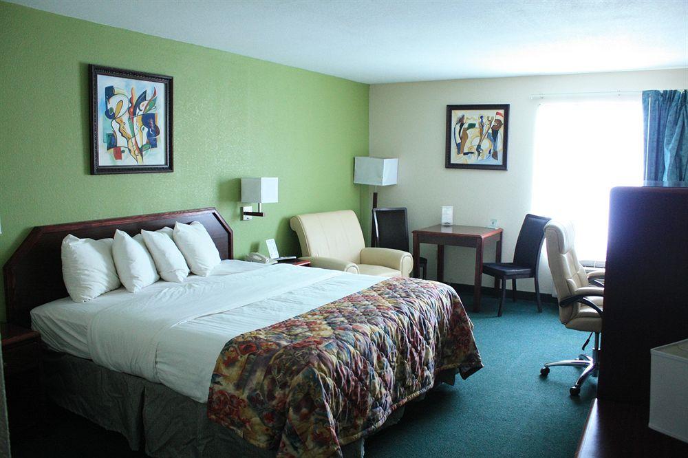 Super 8 By Wyndham Somerset Luaran gambar