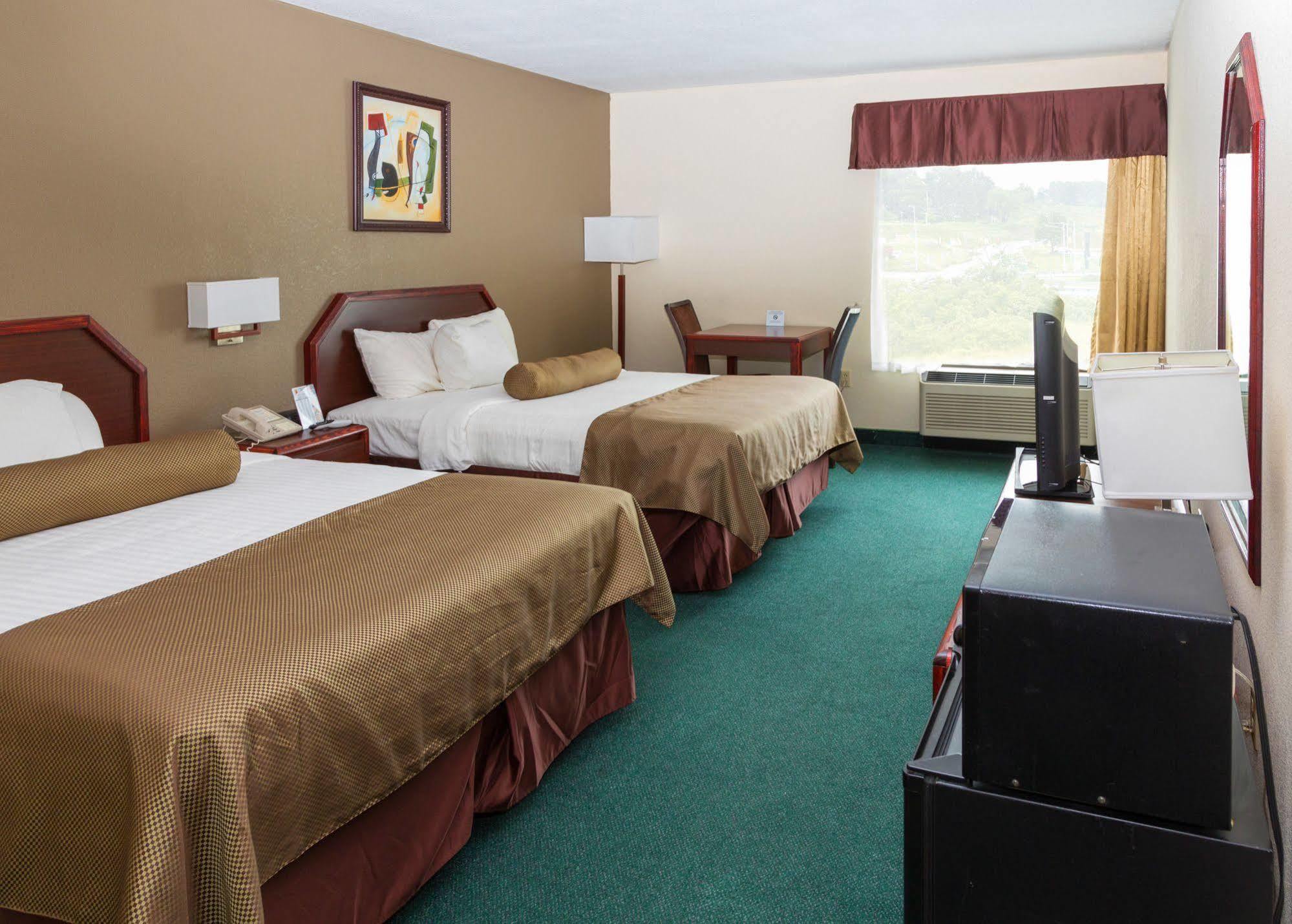 Super 8 By Wyndham Somerset Luaran gambar