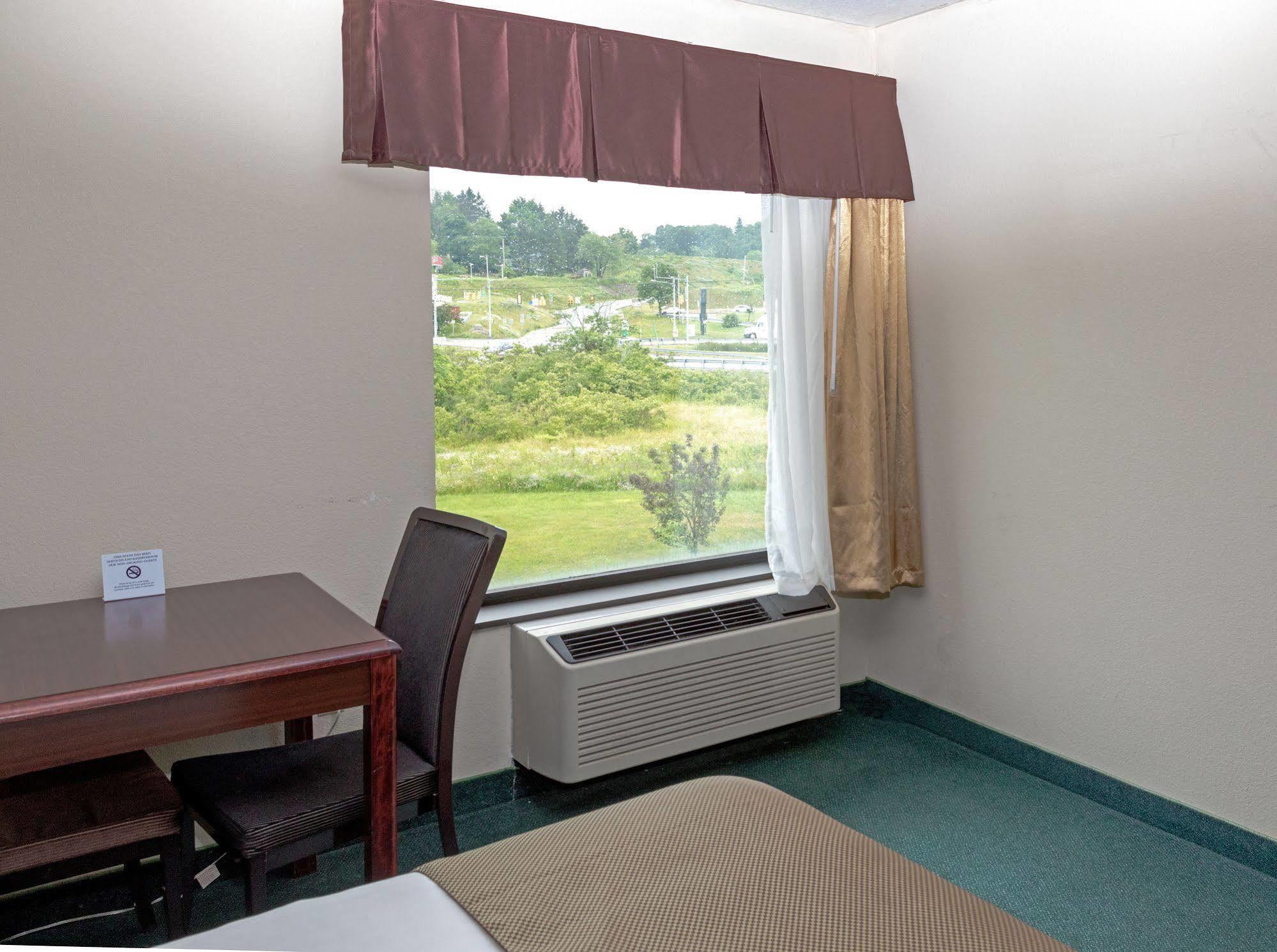 Super 8 By Wyndham Somerset Luaran gambar
