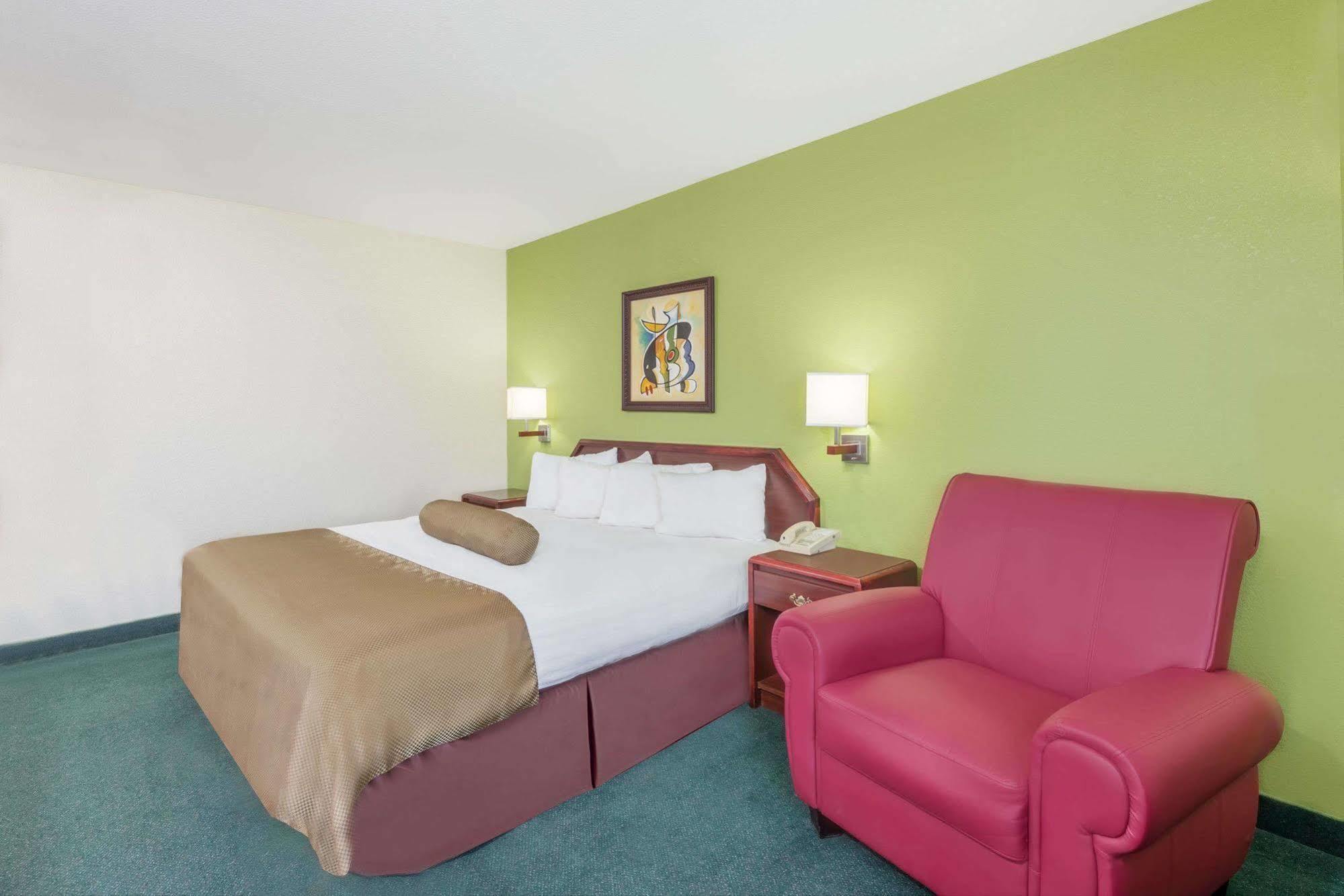 Super 8 By Wyndham Somerset Luaran gambar