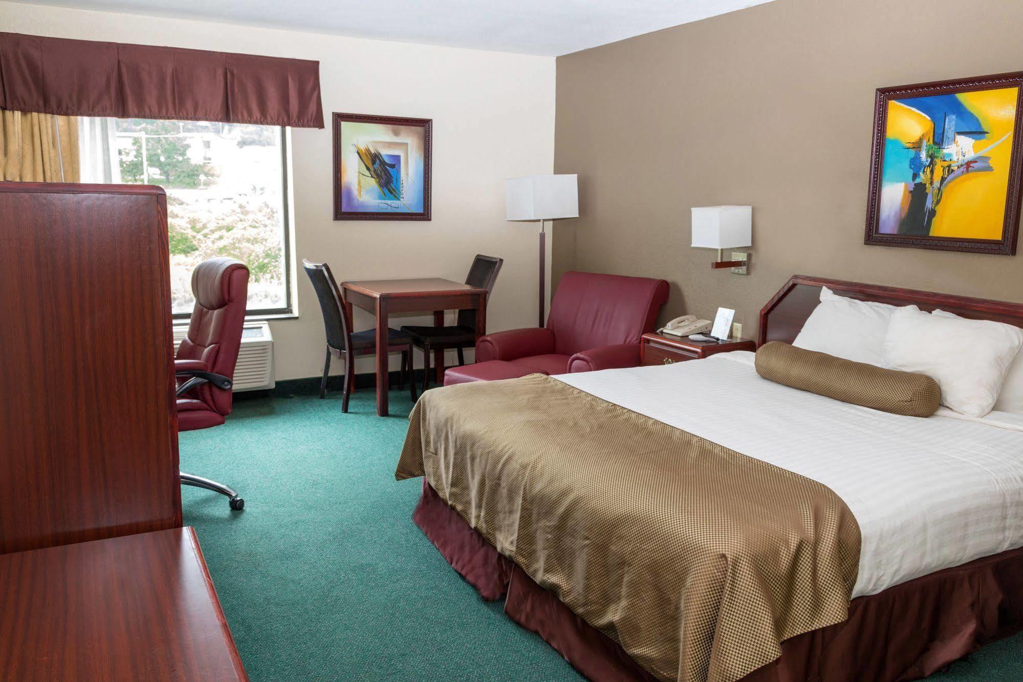 Super 8 By Wyndham Somerset Luaran gambar
