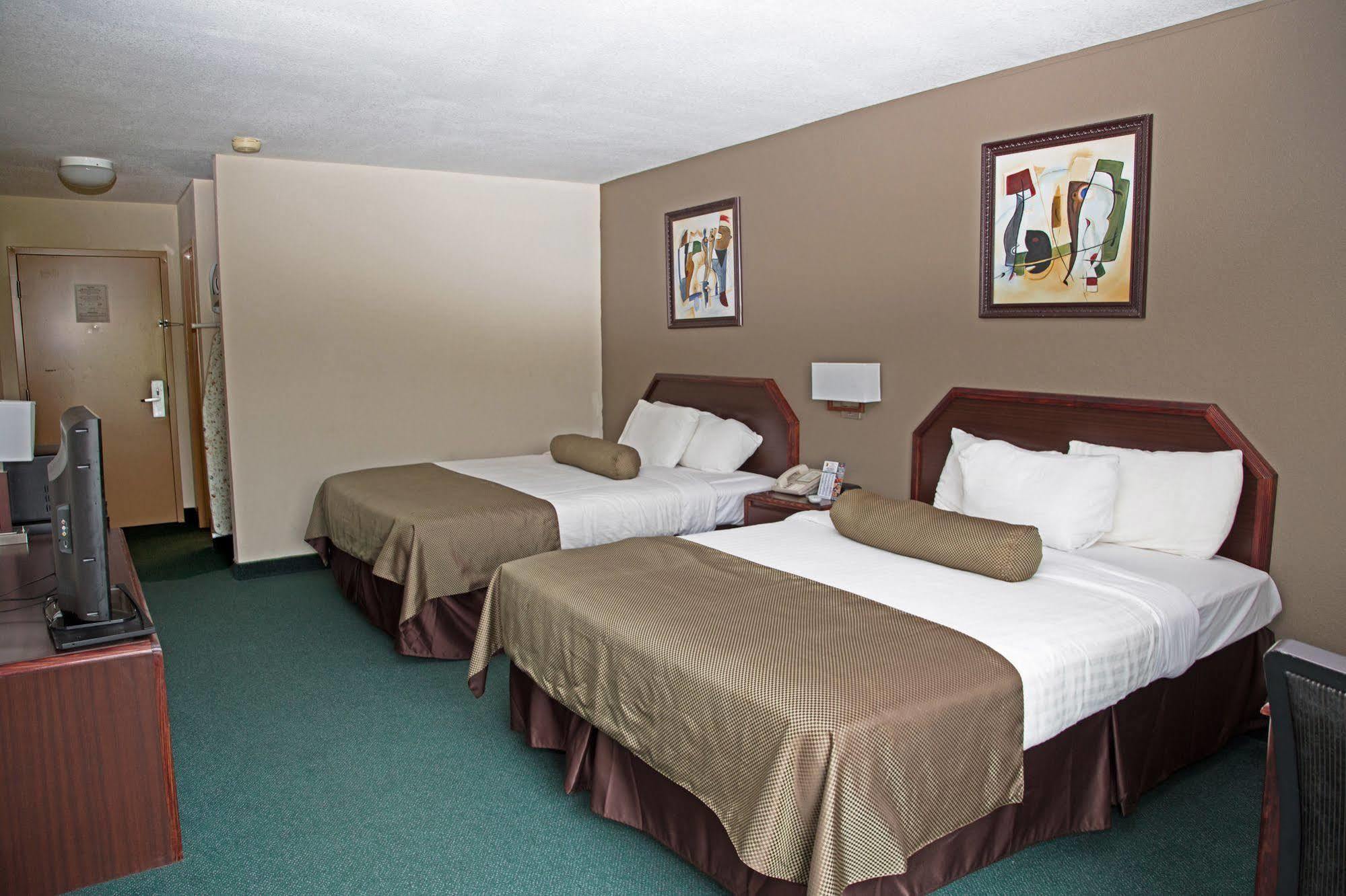 Super 8 By Wyndham Somerset Luaran gambar